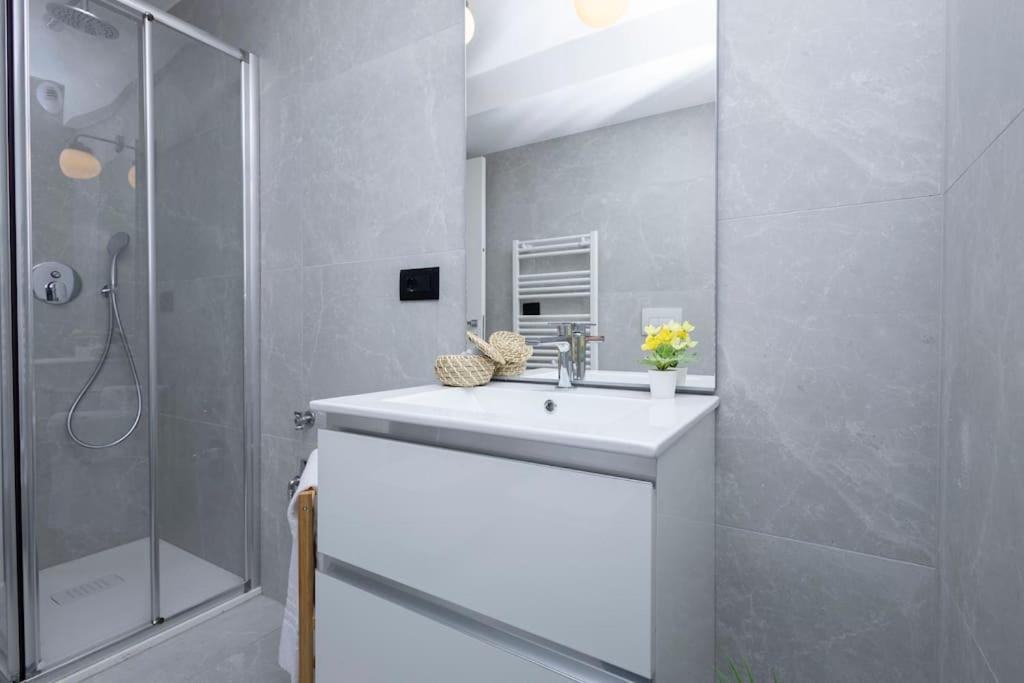 Darsena Charming Apartment By 101Flats ミラノ エクステリア 写真