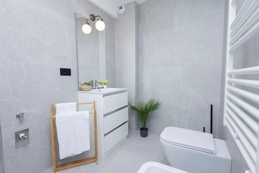 Darsena Charming Apartment By 101Flats ミラノ エクステリア 写真