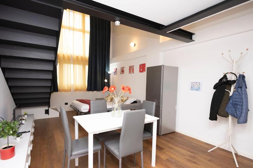 Darsena Charming Apartment By 101Flats ミラノ エクステリア 写真